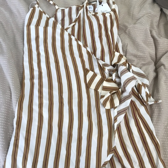 FAITHFULL THE BRAND - Kara Wrap Dress - Medium - Picture 6 of 6